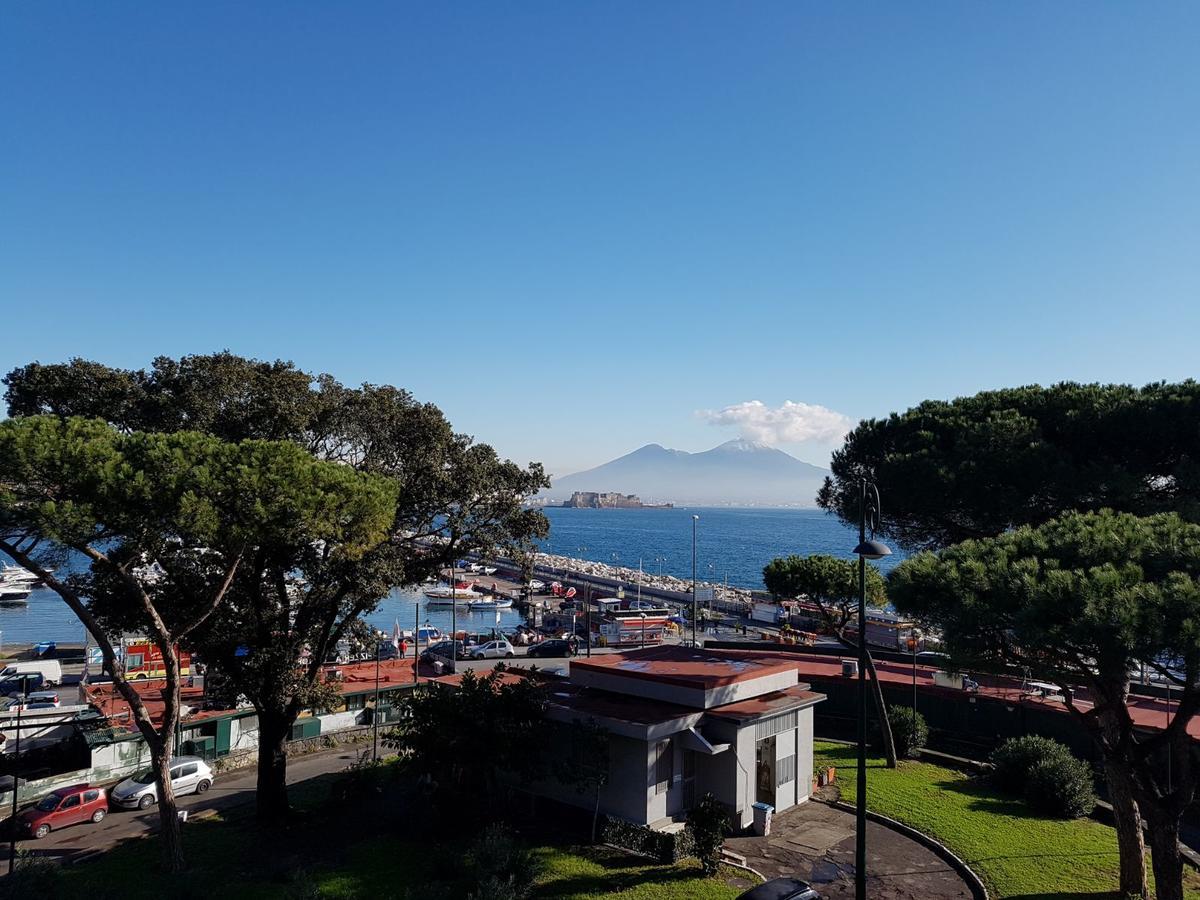 Napoli Lungomare Caracciolo Mon Amour Екстер'єр фото