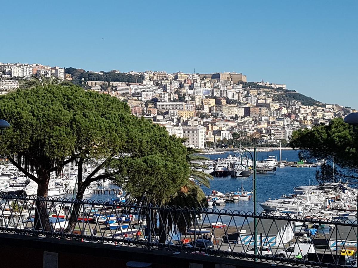 Napoli Lungomare Caracciolo Mon Amour Екстер'єр фото