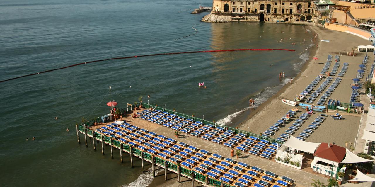 Napoli Lungomare Caracciolo Mon Amour Екстер'єр фото