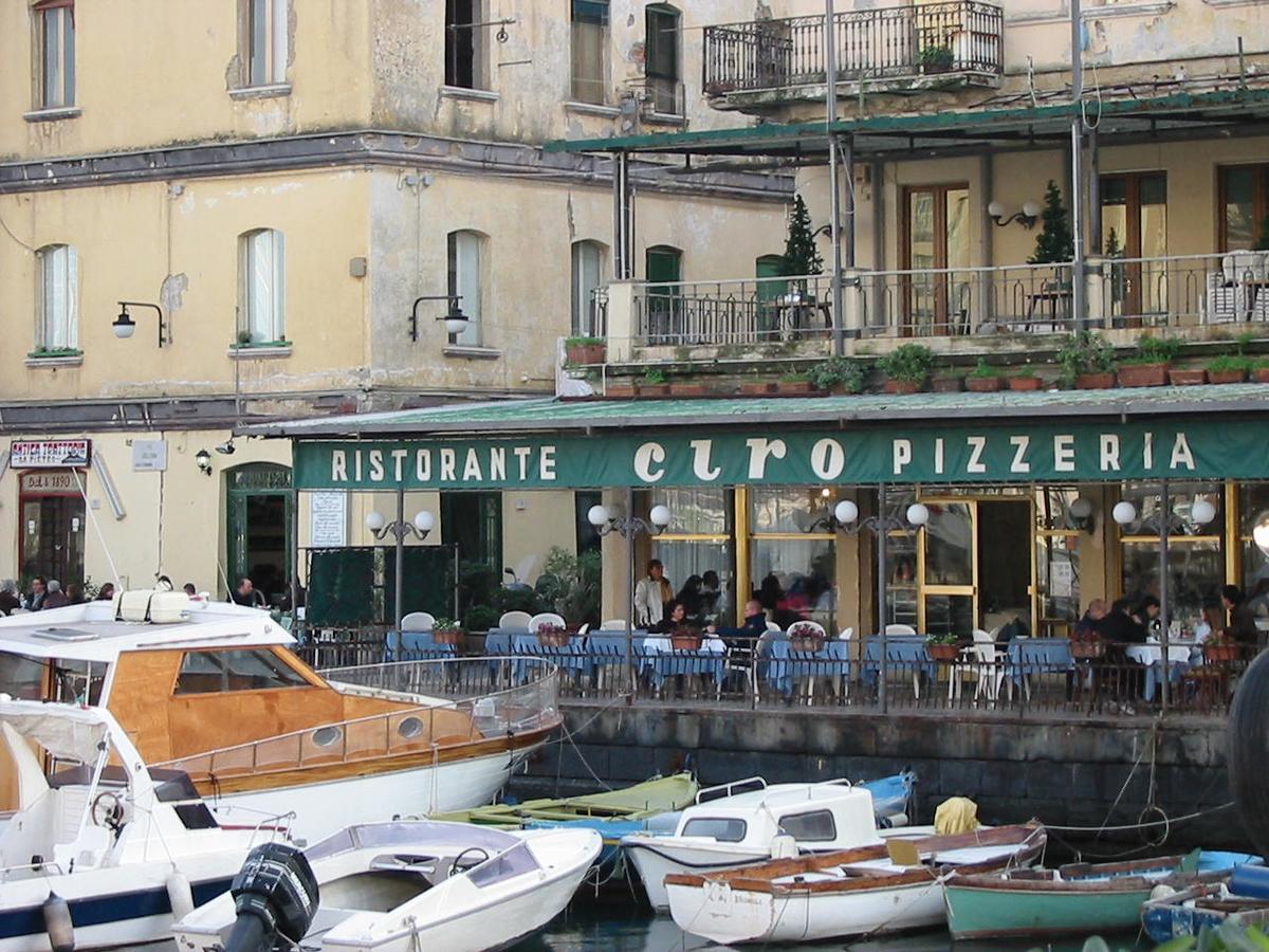 Napoli Lungomare Caracciolo Mon Amour Екстер'єр фото