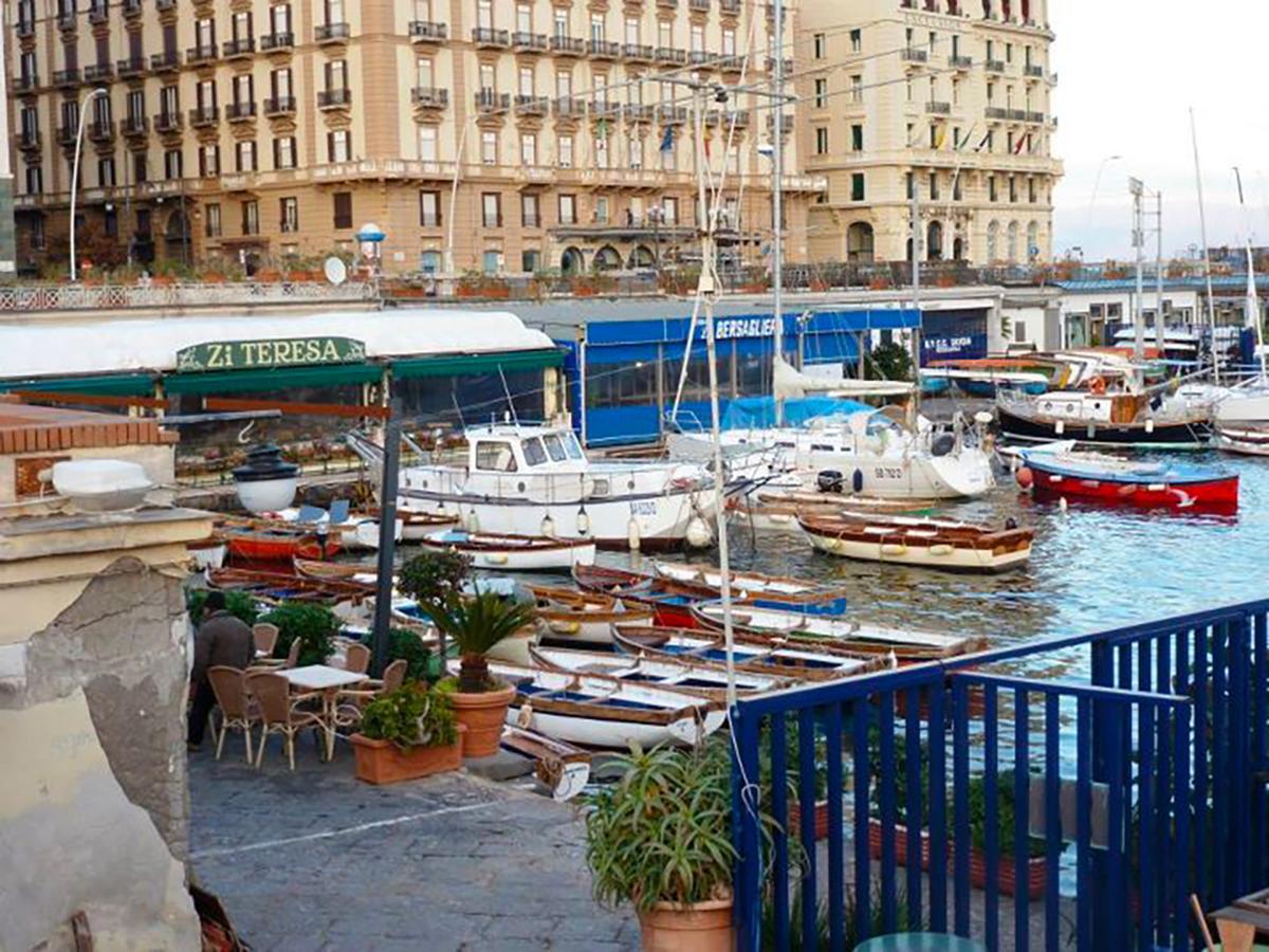 Napoli Lungomare Caracciolo Mon Amour Екстер'єр фото
