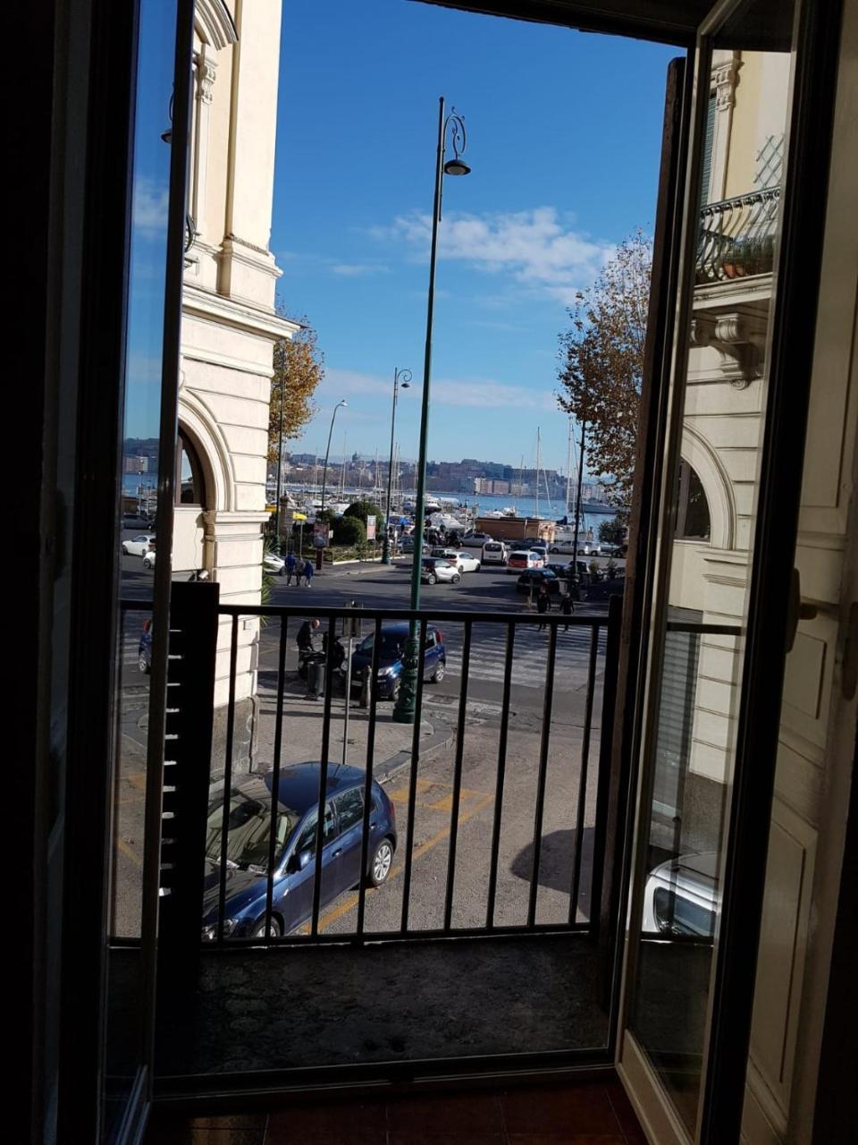 Napoli Lungomare Caracciolo Mon Amour Екстер'єр фото